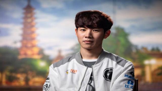 展现出的冷 展现出的冷