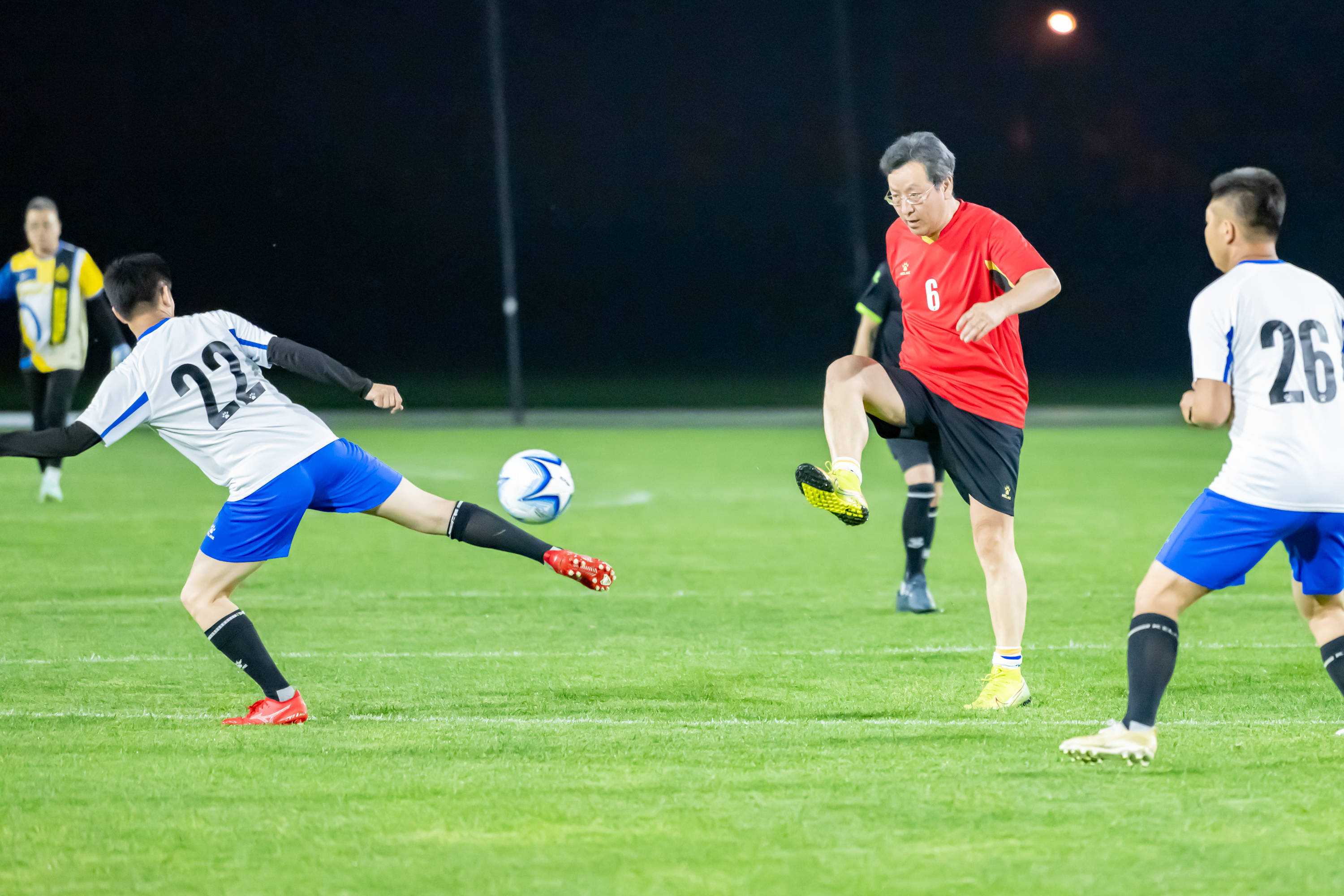 以胜任边锋 以胜任边锋