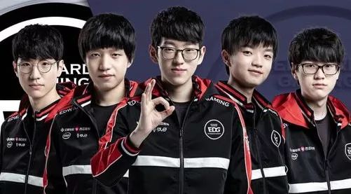 队友传递了 队友传递了