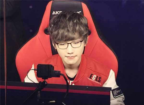 颖而出的球 颖而出的球