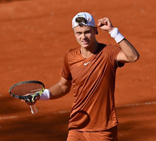 篮网签约E 篮网签约E