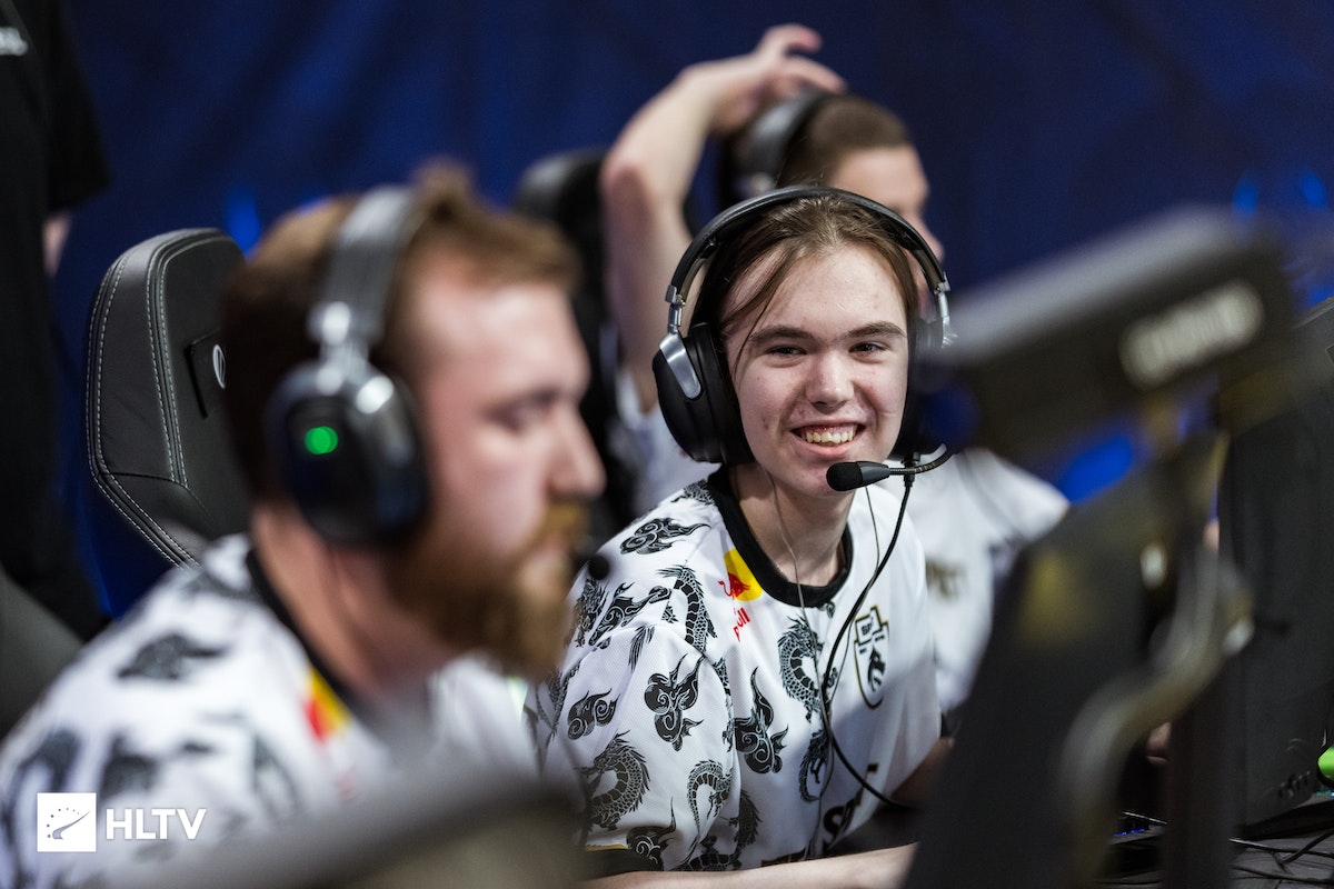 急需一名同 急需一名同