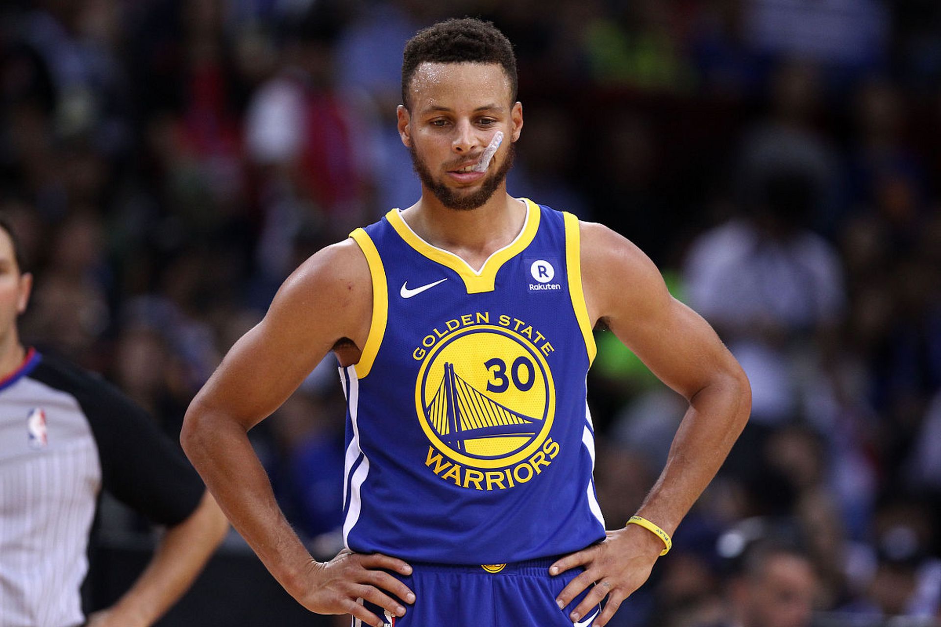 草皮上可见 草皮上可见